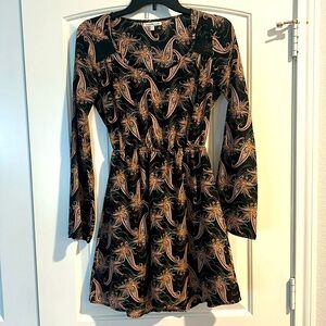 Super cute long sleeve dress!!